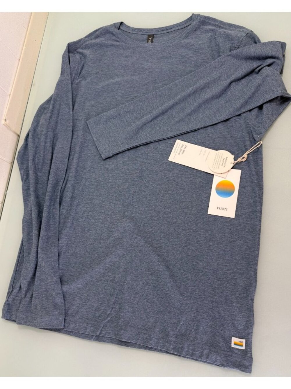 Vuori NWT Strato Tech Tee Shirt Mens Large L Long Sleeve Crew Neck Blue Heather